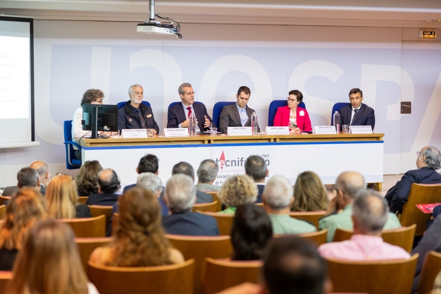 Tecnifuego presentó una mesa de debate en UNESPA