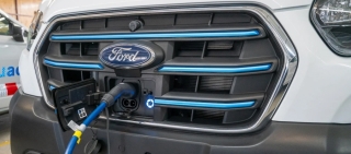 La furgoneta E-Transit de Ford es la nueva ambulancia 100% eléctrica que sale equipada de la marca carrocera.