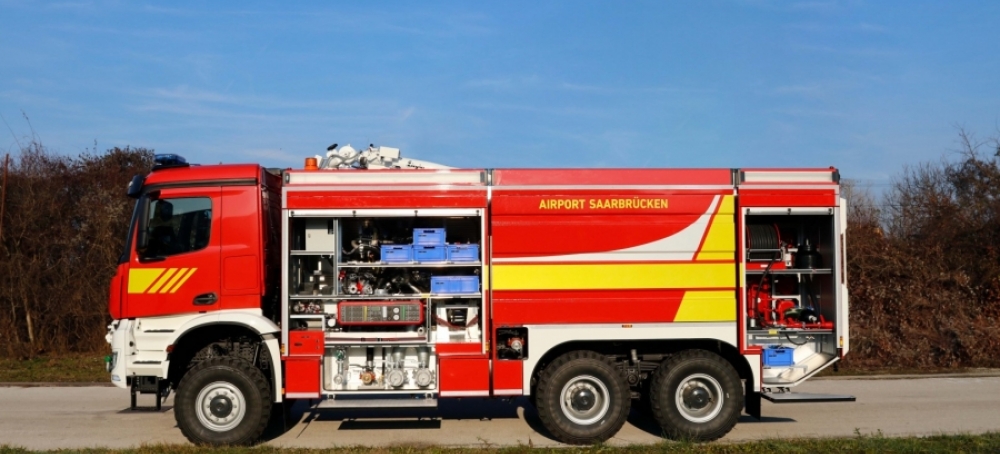 Ziegler entrega sus vehículos de extinción de incendios más modernos para el aeropuerto de Saarbrücken