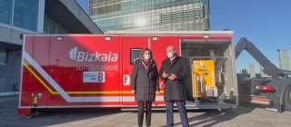 Bomberos de Bizkaia reciben un nuevo contenedor de ERAs 