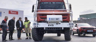 Los bomberos de Bizkaia reciben sus dos primeros vehículos 100% eléctricos y una nueva autobomba forestal