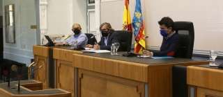La Diputación de Alicante reformará parques y renovará la flota de los bomberos 