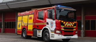Bull Fuego entrega un nuevo camión de bomberos Scania al Ayuntamiento de A Coruña