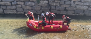 Los bomberos de Teruel incorporan una barca para rescate en riadas