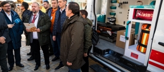 El Gobierno entrega 30 ambulancias a Ucrania