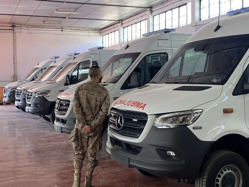 El Ejército del Aire recibe cinco ambulancias Mercedes Benz Sprinter 4x4 