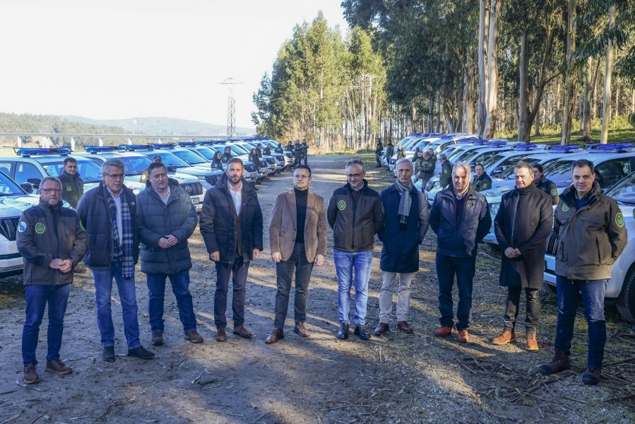 La Xunta de Galicia entrega 28 vehículos todoterreno a los agentes ambientales