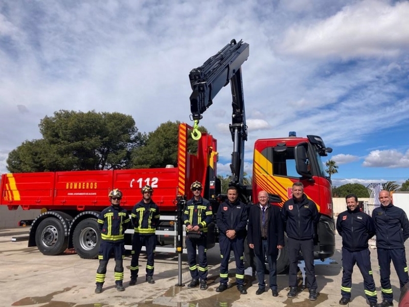 Nuevo camión grúa con caja de cambio de Allison para los bomberos de Alicante