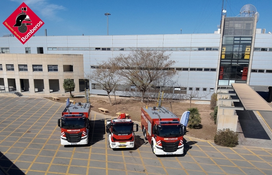 Nuevas bombas nodrizas y camión grúa para los bomberos de Alicante 