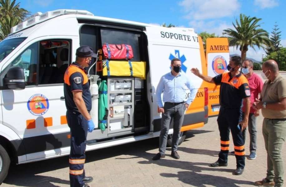 Yaiza mejora la dotación de Protección Civil con una nueva ambulancia