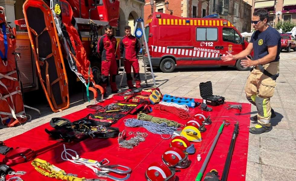 Los bomberos de Soria presentan su operativo para rescates en altura 