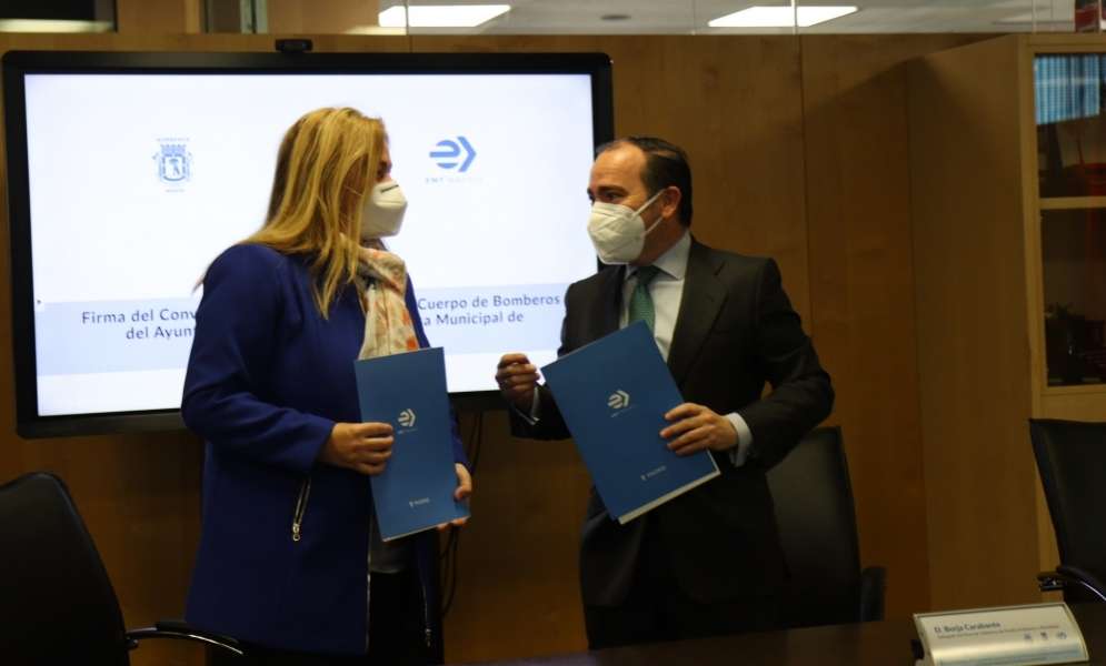 Bomberos de Madrid y la EMT firman un convenio para situaciones de emergencia