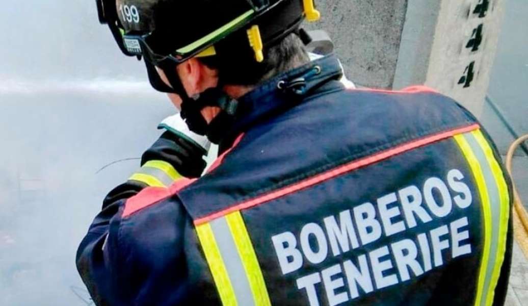 Bomberos de Tenerife dona 142.392€ a los parques voluntarios de Adeje y Güimar