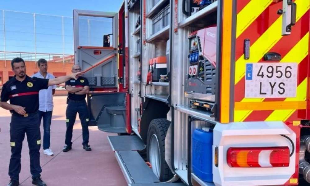 Los bomberos del Ayuntamiento de Salamanca estrenan un camión autobomba 