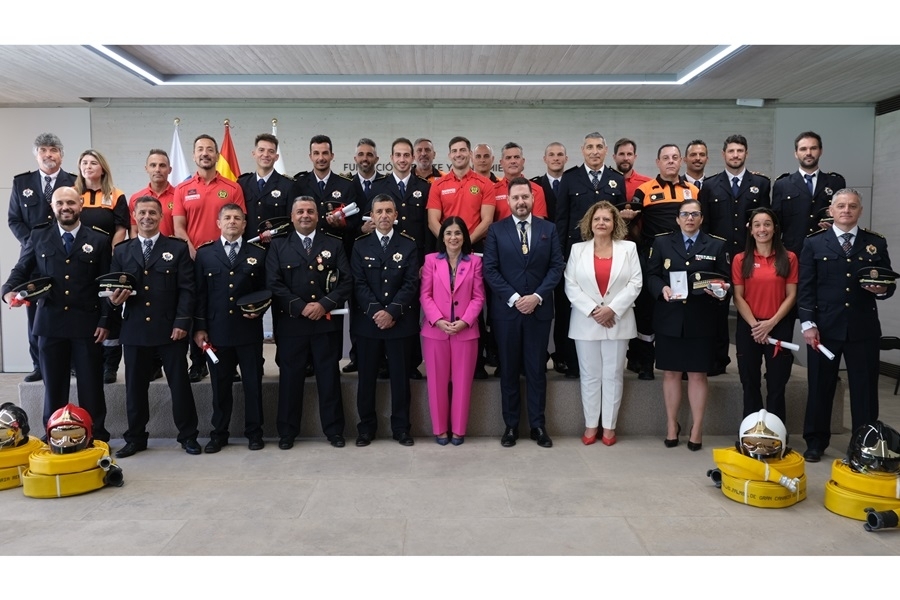 Las Palmas de Gran Canaria celebró el Día del Patrón de los Bomberos con la entrega de Medallas de Oro al Mérito y las menciones honoríficas