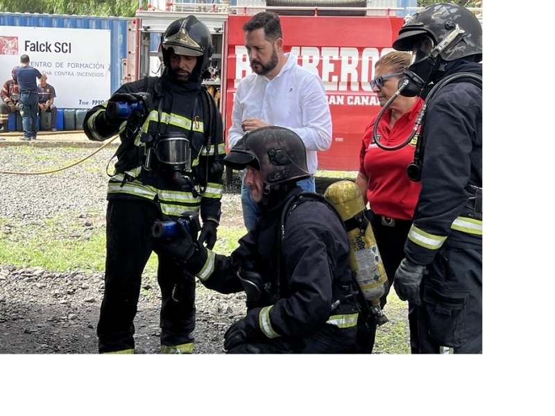 Los bomberos de Las Palmas reciben cámaras térmicas de última generación