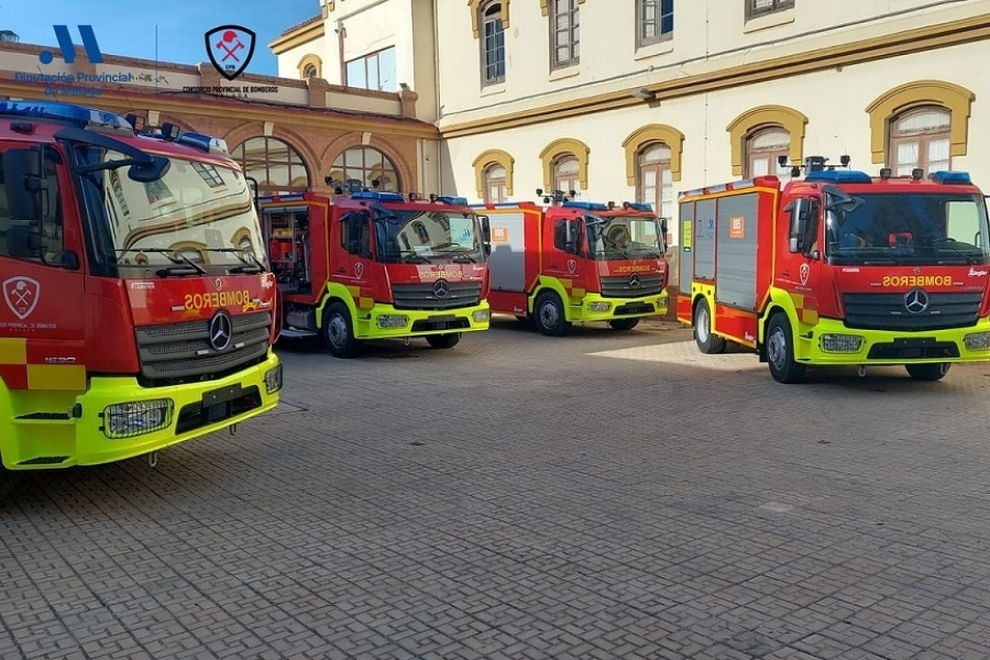 Los bomberos Málaga reciben cinco camiones de Mercedes-Benz
