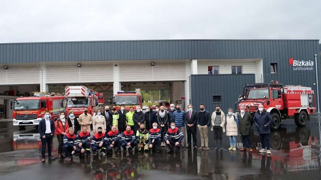 Los bomberos de Bizkaia estrenan un nuevo parque en la comarca de Busturialdea