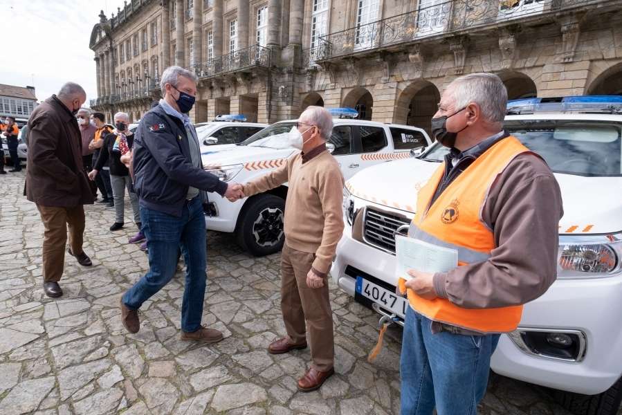 Los voluntarios de Protección Civil de Galicia reciben 19 pickups