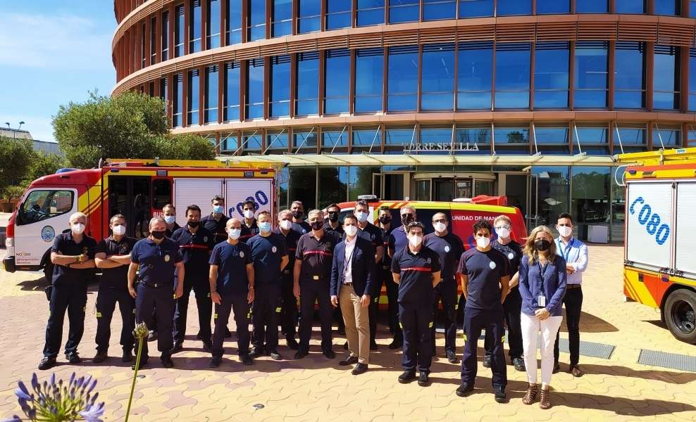 200 bomberos se forman para intervenciones de emergencia en TORRE SEVILLA