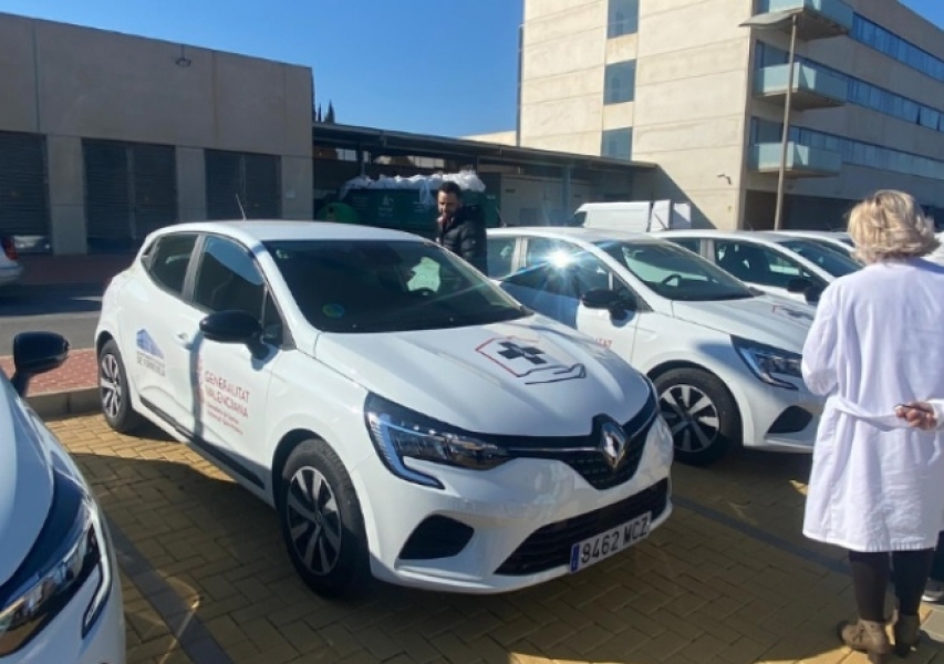Nuevos vehículos de Renault para la atención sanitaria a domicilio en Torrevieja