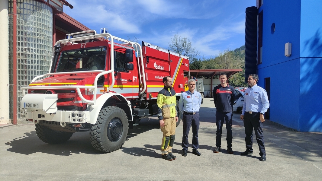 Nueva autobomba forestal sobre chasis Unimog para los bomberos de Bizkaia 