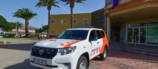 El vehículo pick up de Toyota está dotado con todos los medios de comunicación para contactar con otras agrupaciones de protección civil, con el consorcio de Emergencias de Gran Canaria o con Seguridad y Emergencias del Gobierno de Canarias. 