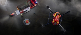El dron permite realizar seguimientos de misiones desde el aire y ayudará a bomberos y servicios de rescate.
