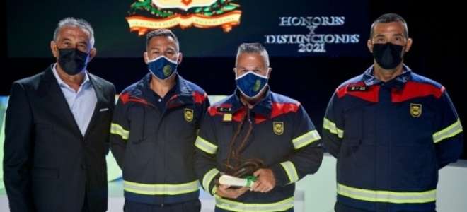 Los Bomberos de Fuerteventura reciben la Medalla de Oro de la Villa de Moya