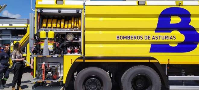 Una autobomba nodriza y dos autobombas urbanas para los bomberos de Asturias 