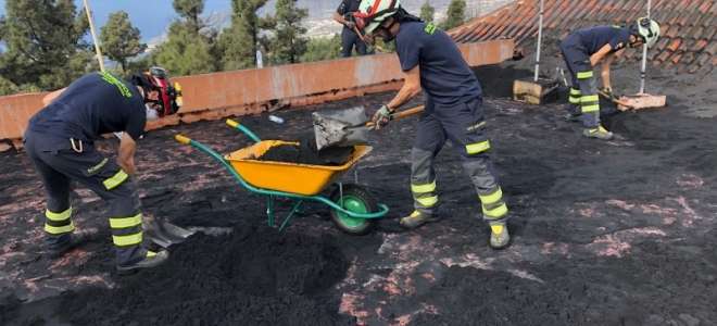 La Diputación de Málaga cede un camión de MAN a los bomberos de La Palma