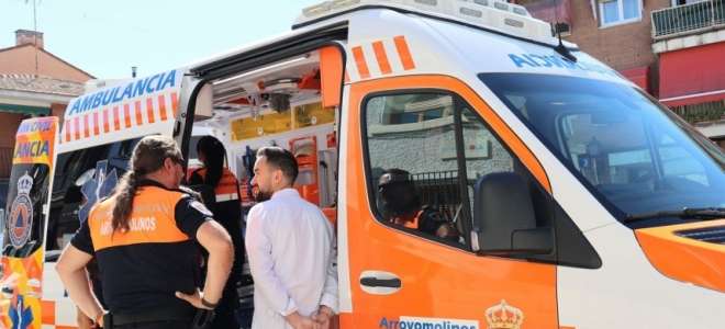 Protección Civil de Arroyomolinos estrena una ambulancia Mercedes-Benz Sprinter
