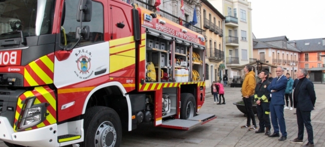 Nuevo camión autobomba para los bomberos de Ponferrada