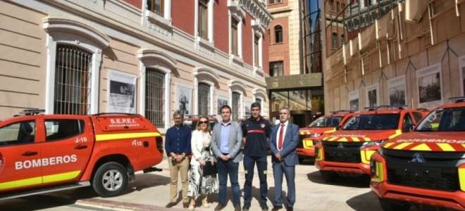 Los bomberos de Albacete reciben seis nuevos vehículos carrozados por Flomeyca