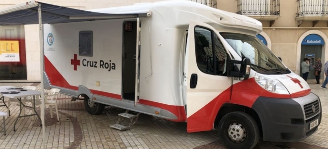  Cruz Roja presenta un centro de día móvil para personas sin hogar en Elche