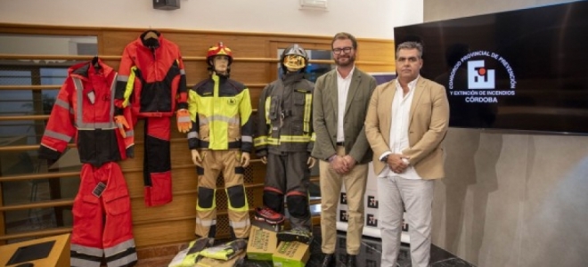 Medio millón de euros destinados a la compra de equipos de vestuario para los bomberos de Córdoba