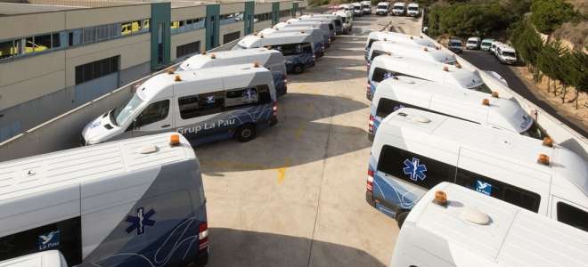 La flota de ambulancias de Grup La Pau recibe el distintivo de calidad ambiental