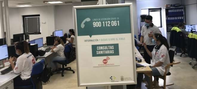 La línea 900 112 061 de asistencia al coronavirus en Canarias cumple un año