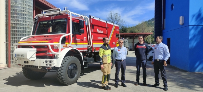 Nueva autobomba forestal sobre chasis Unimog para los bomberos de Bizkaia 