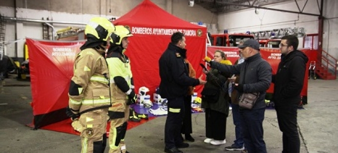Los bomberos de Zamora reciben nuevos trajes de última generación 